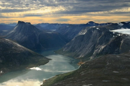 Bilde av Fjordlandskap