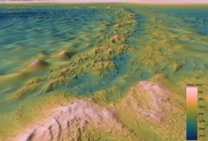 Mohnsryggen med aksedalen sett nordøstover fra området ved Jan Mayen (figuren er modifisert fra Pedersen et al. 2021). Norskehavet/Grønlandshavet nord for Jan Mayen. Kilde: Pedersen, R B m.fl. (2021) Fagutredning mineralressurser i Norskehavet - Landskapstrekk, naturtyper og bentiske økosystemer. Senter for dyphavsforskning, universitetet i Bergen.  https://www.npd.no/globalassets/1-npd/fakta/havbunnsmineraler/fagutredni...
