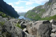 Gloppedalsura er en fjellskredavsetning som ligger oppå en randmorene. Gjesdal og Bjerkreim i Rogaland.
