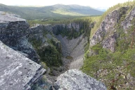 Jutulhogget (Alvdal, Hedmark) er kanskje det mest kjente gjelet i Norge. Det ble dannet da en stor bredemt sjø, Nedre Glomsjø, brått ble tappet ut mot slutten av siste istid.
