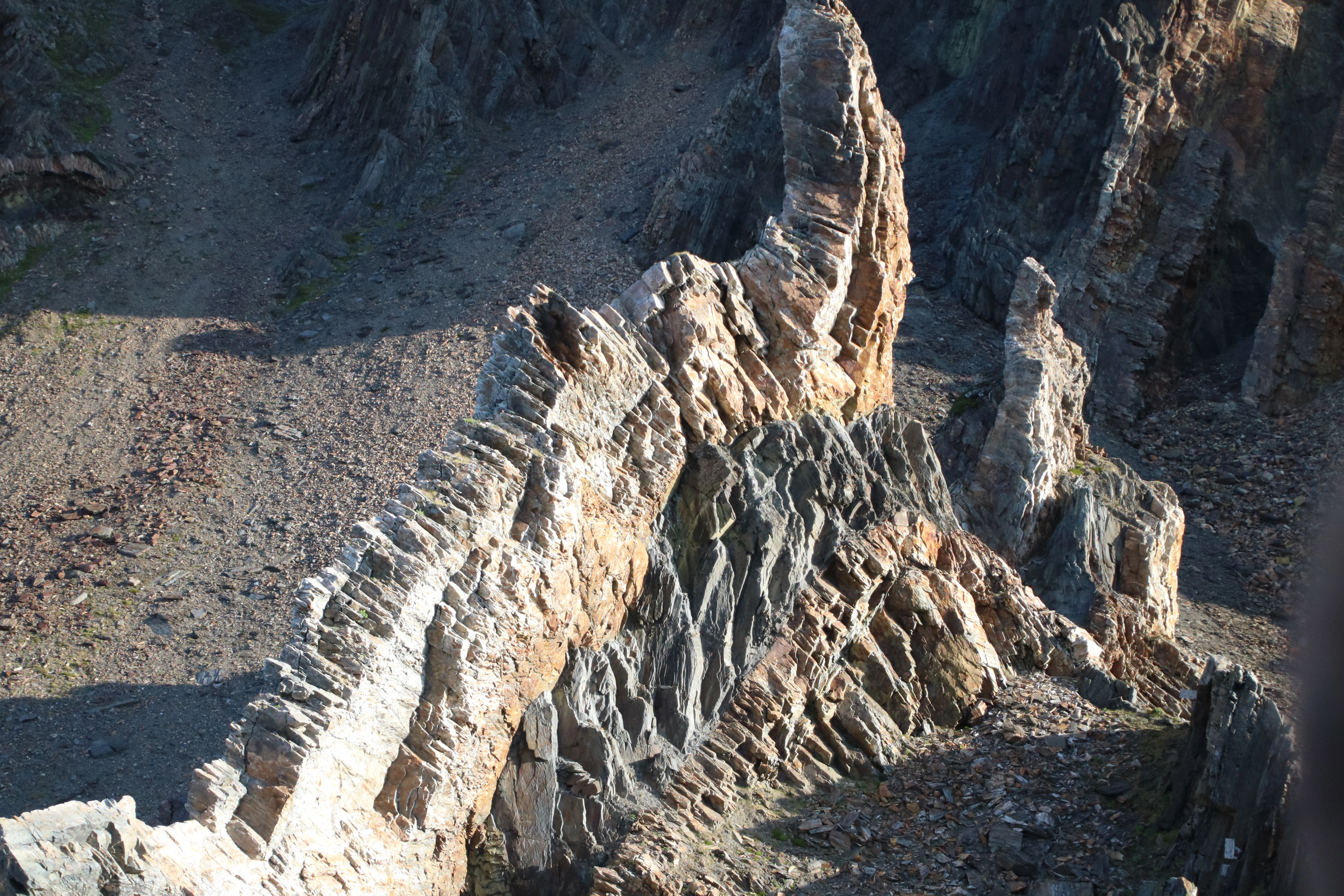 NIN-3.0-T-A-LV-FL-0-L-J03 Hogback.