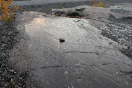 Isskuringsstriper i ulike retninger som følge av varierende brebevegelsesretninger. Gudbrandsdalen, Oppland.
