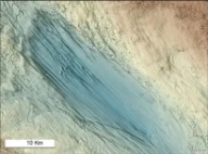 MSGL på ca. 440 - 480m vanndybde (i den blåe delen i midten av kartet). Trænadjupet. Skyggerelieff fra dybdedata MAREANO/Kartverket.
