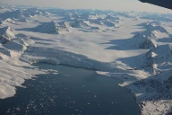 Esmarkbreen i 2019, en av de sørligste delene av et stort sammensatt breområde som dekker store deler av Oscar II land ved utløpet av Isfjorden, Spitsbergen. Spitsbergen
